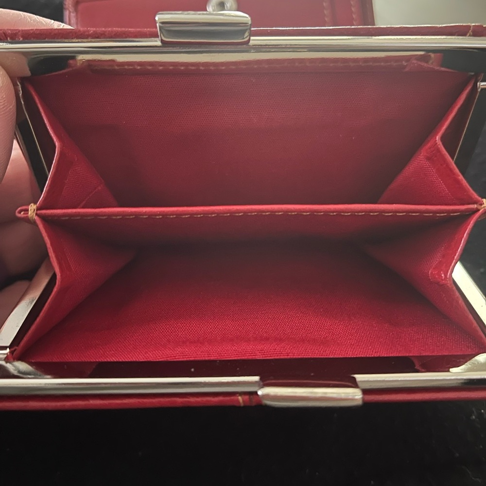 Reaction Kenneth Cole red wallet with kisslock style closure on back. - Picture 4 of 8